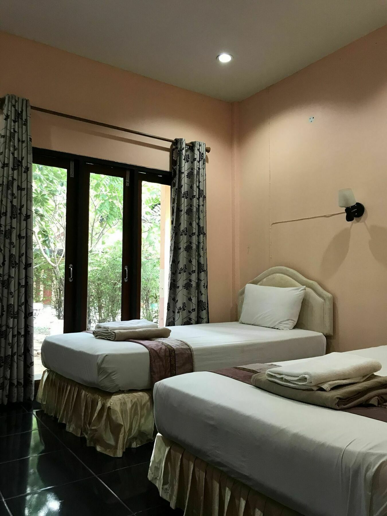 Green Leaf Resort Surin Exterior photo